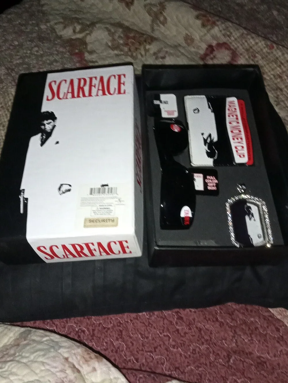VHTF MIB Scarface Gift Box Set Sunglasses Wallet & Necklace